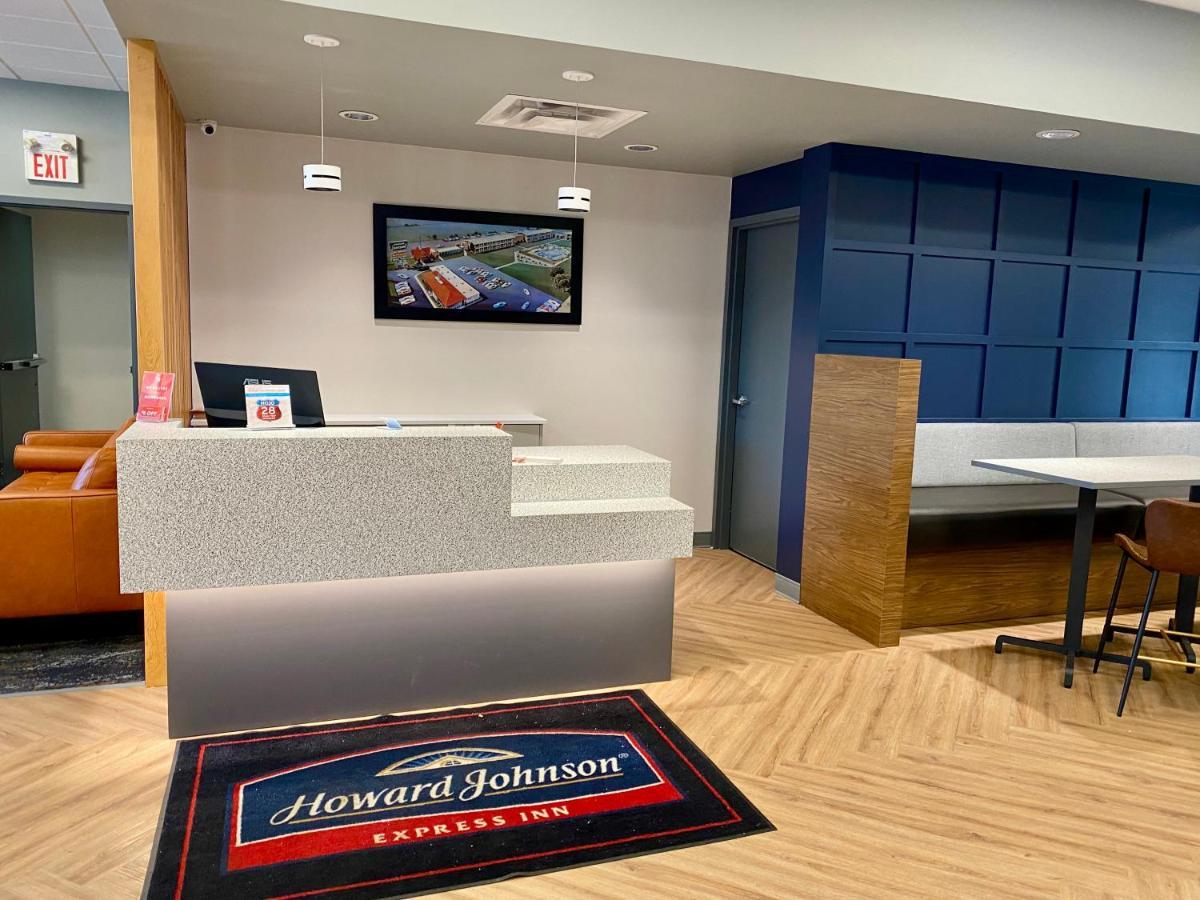 Howard Johnson By Wyndham Winnipeg West Ngoại thất bức ảnh