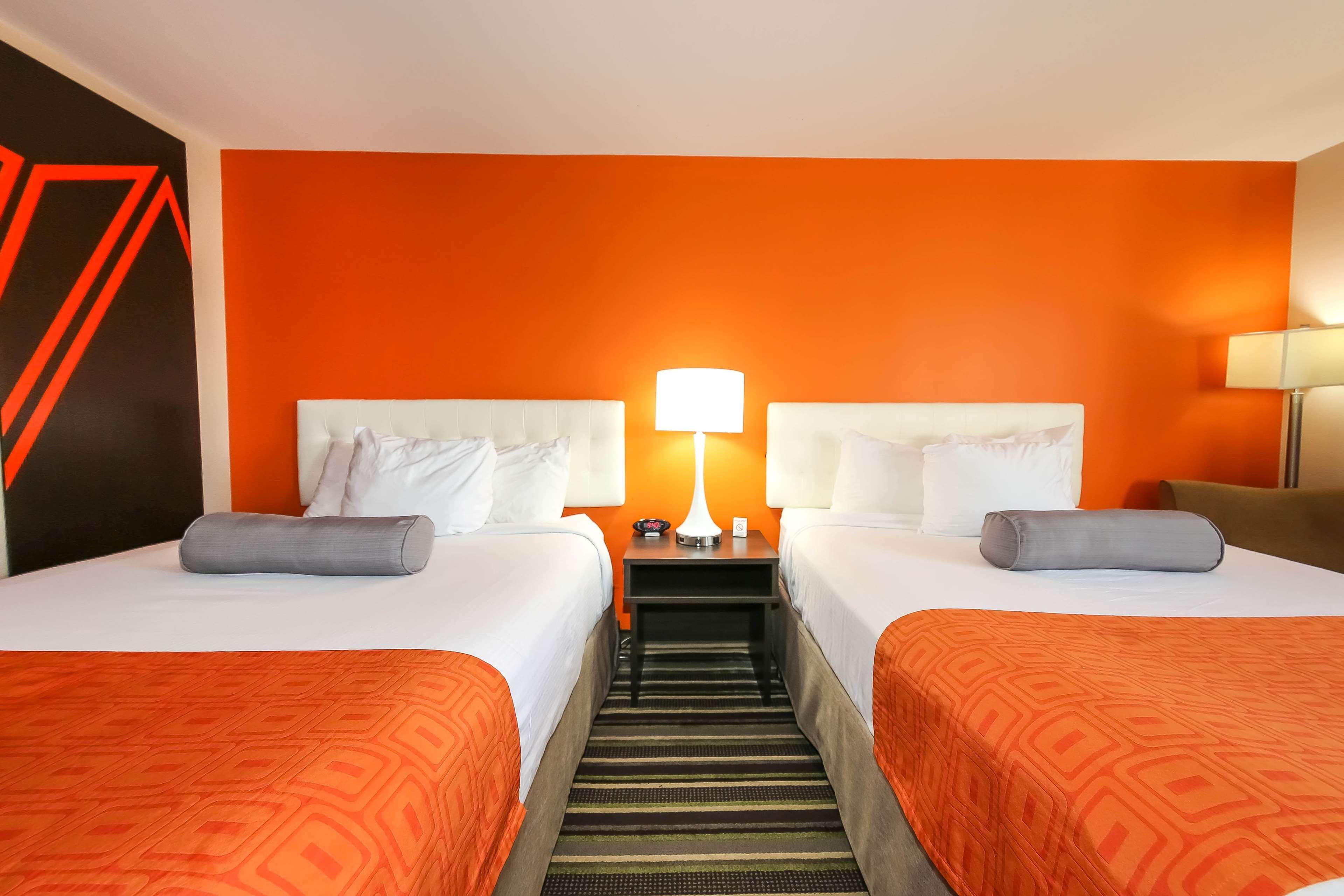 Howard Johnson By Wyndham Winnipeg West Ngoại thất bức ảnh