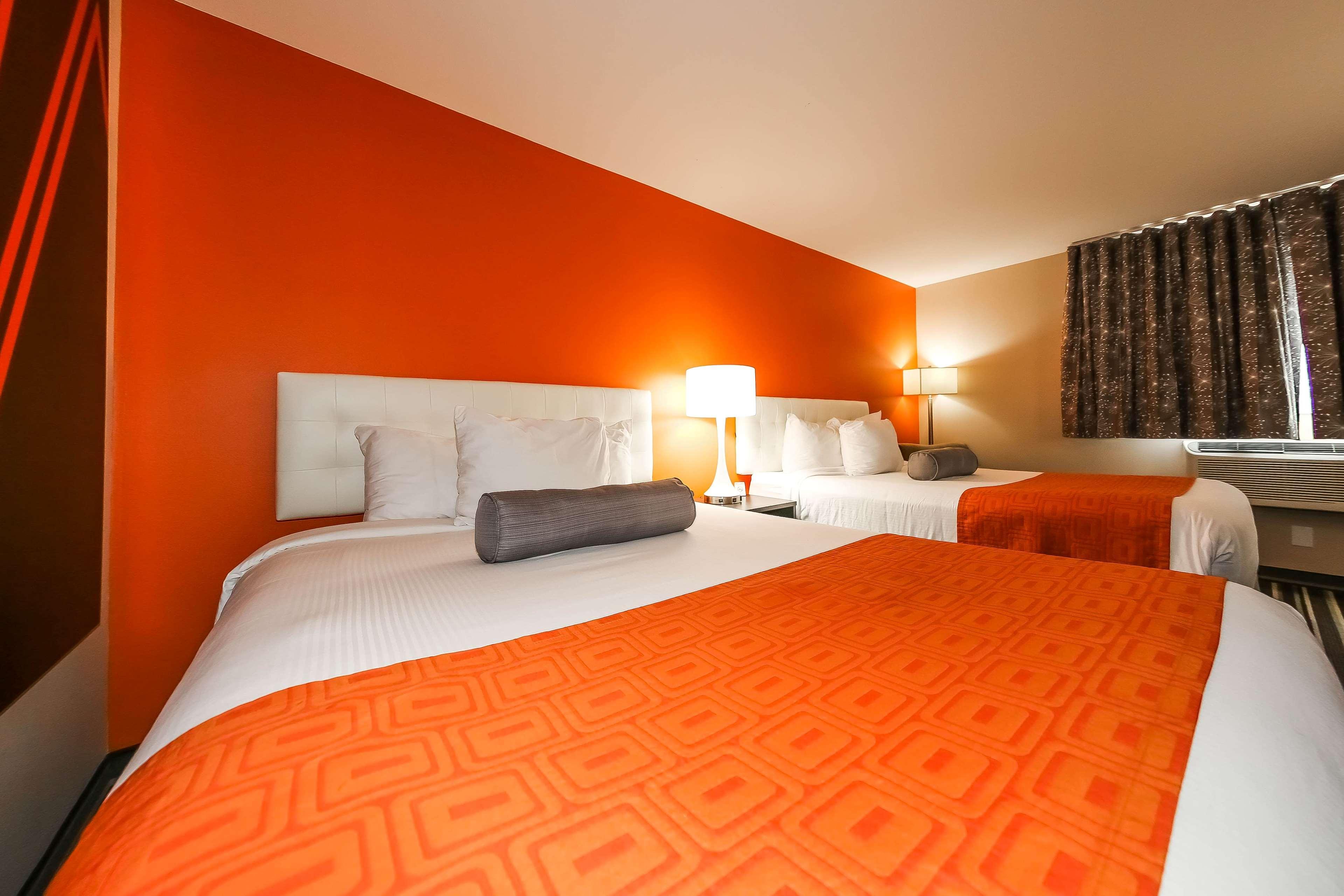 Howard Johnson By Wyndham Winnipeg West Ngoại thất bức ảnh