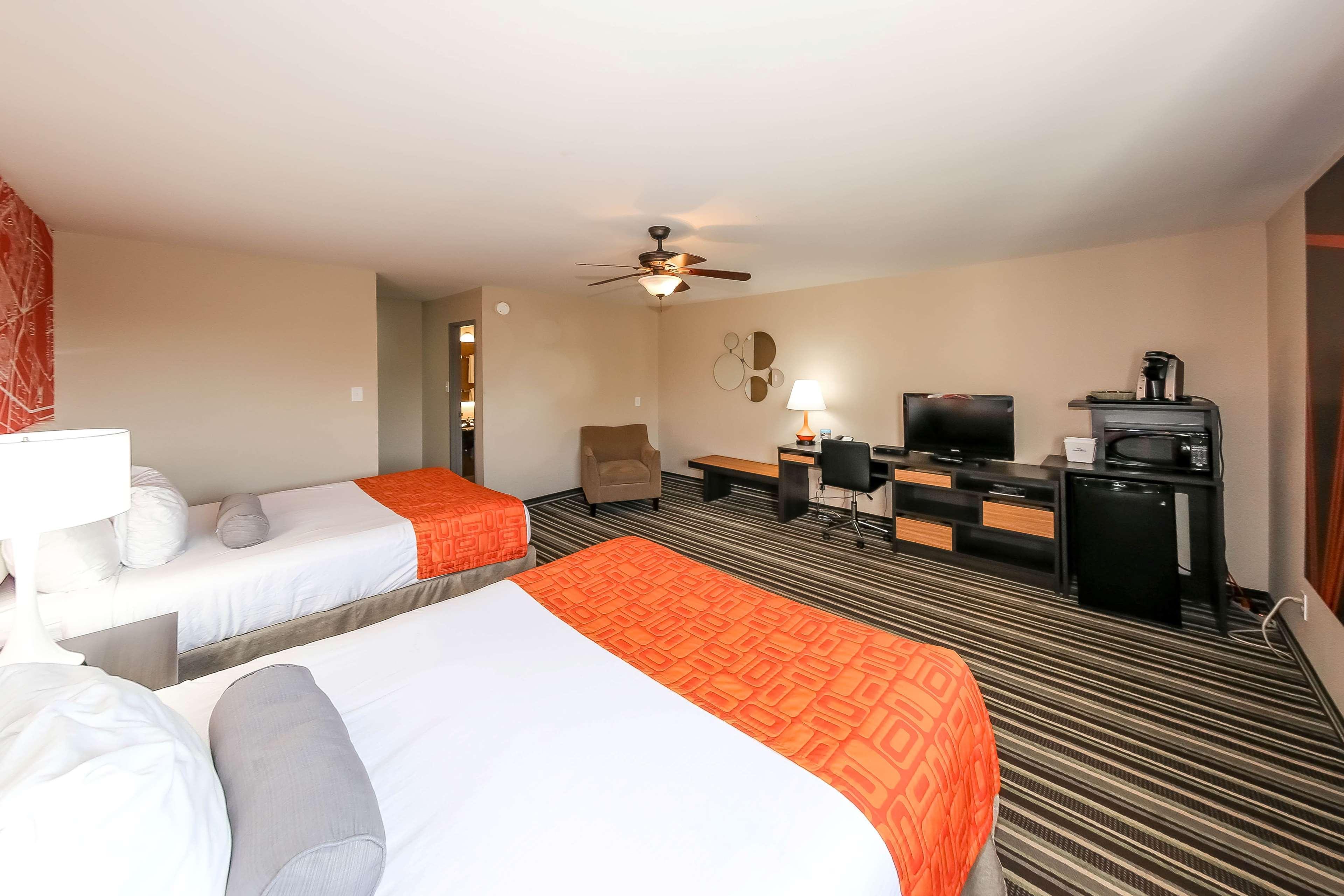 Howard Johnson By Wyndham Winnipeg West Ngoại thất bức ảnh