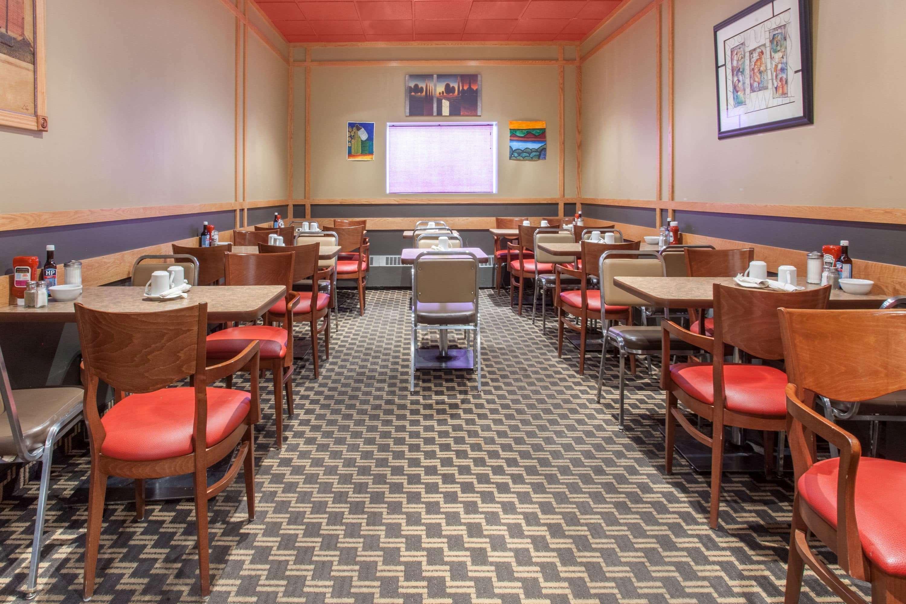 Howard Johnson By Wyndham Winnipeg West Ngoại thất bức ảnh