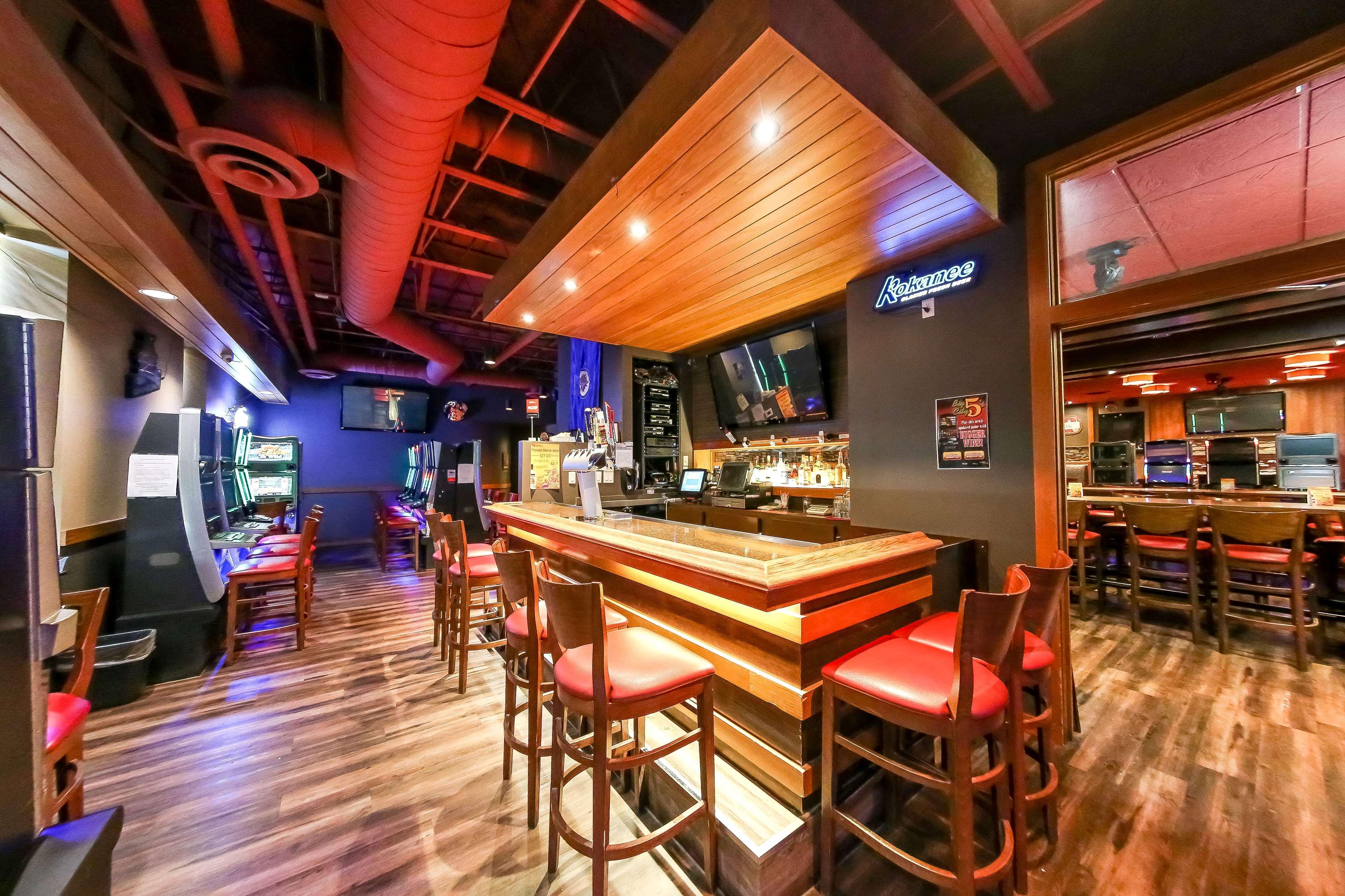 Howard Johnson By Wyndham Winnipeg West Ngoại thất bức ảnh