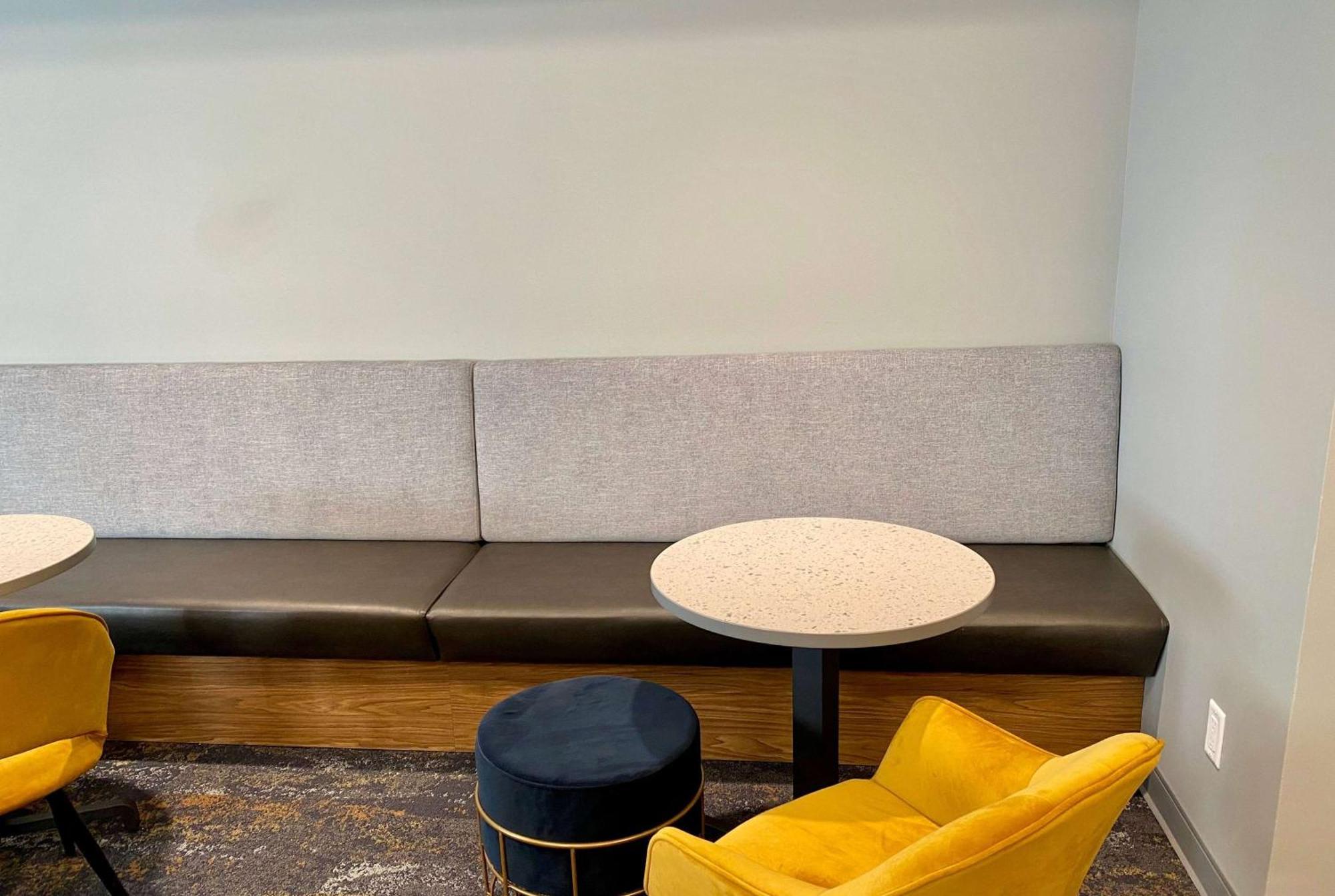 Howard Johnson By Wyndham Winnipeg West Ngoại thất bức ảnh