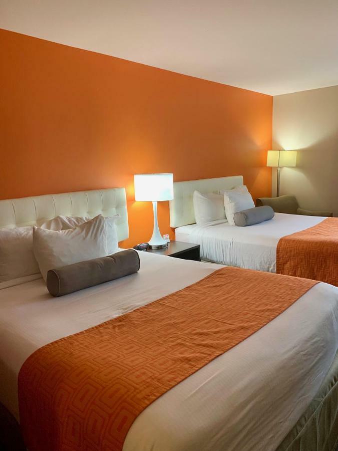 Howard Johnson By Wyndham Winnipeg West Ngoại thất bức ảnh