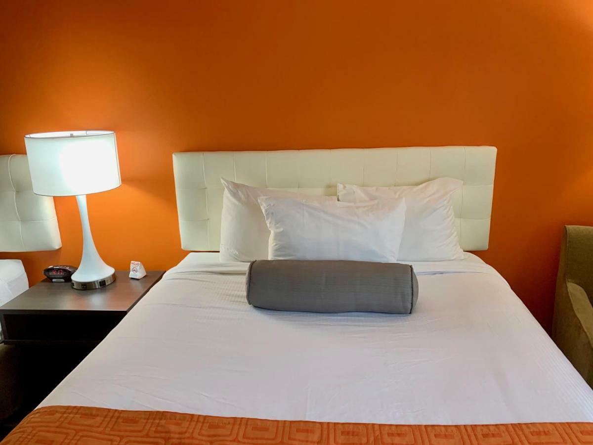Howard Johnson By Wyndham Winnipeg West Ngoại thất bức ảnh