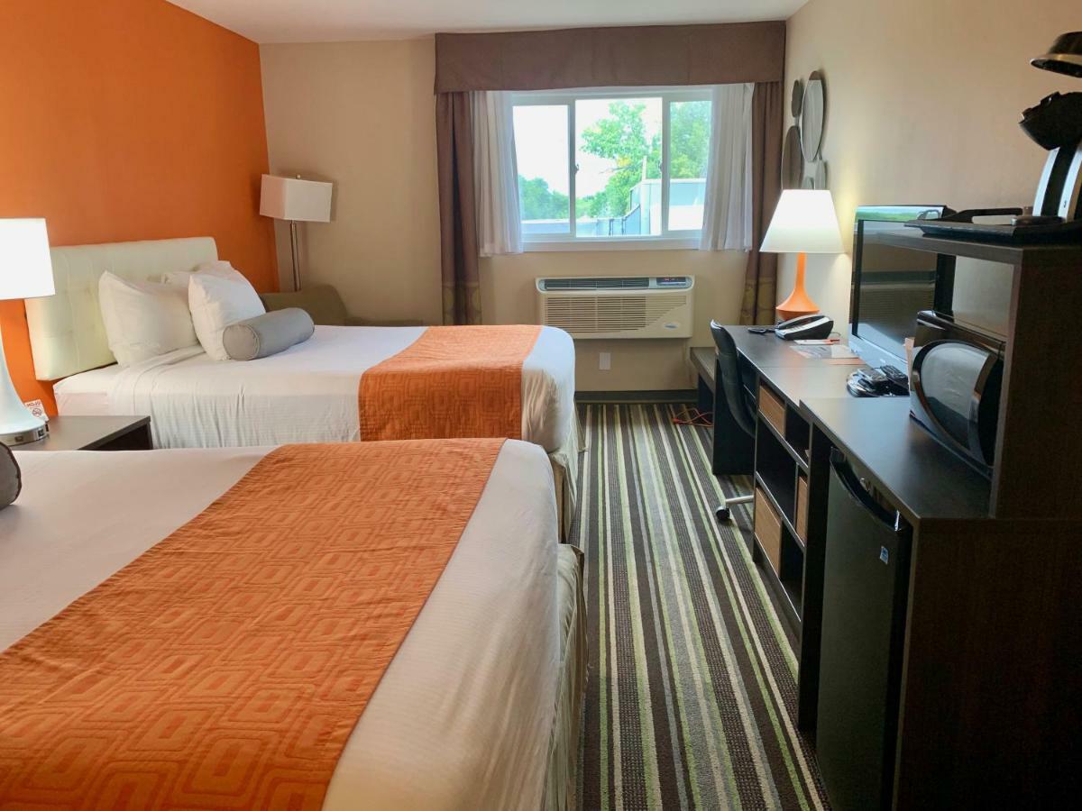 Howard Johnson By Wyndham Winnipeg West Ngoại thất bức ảnh