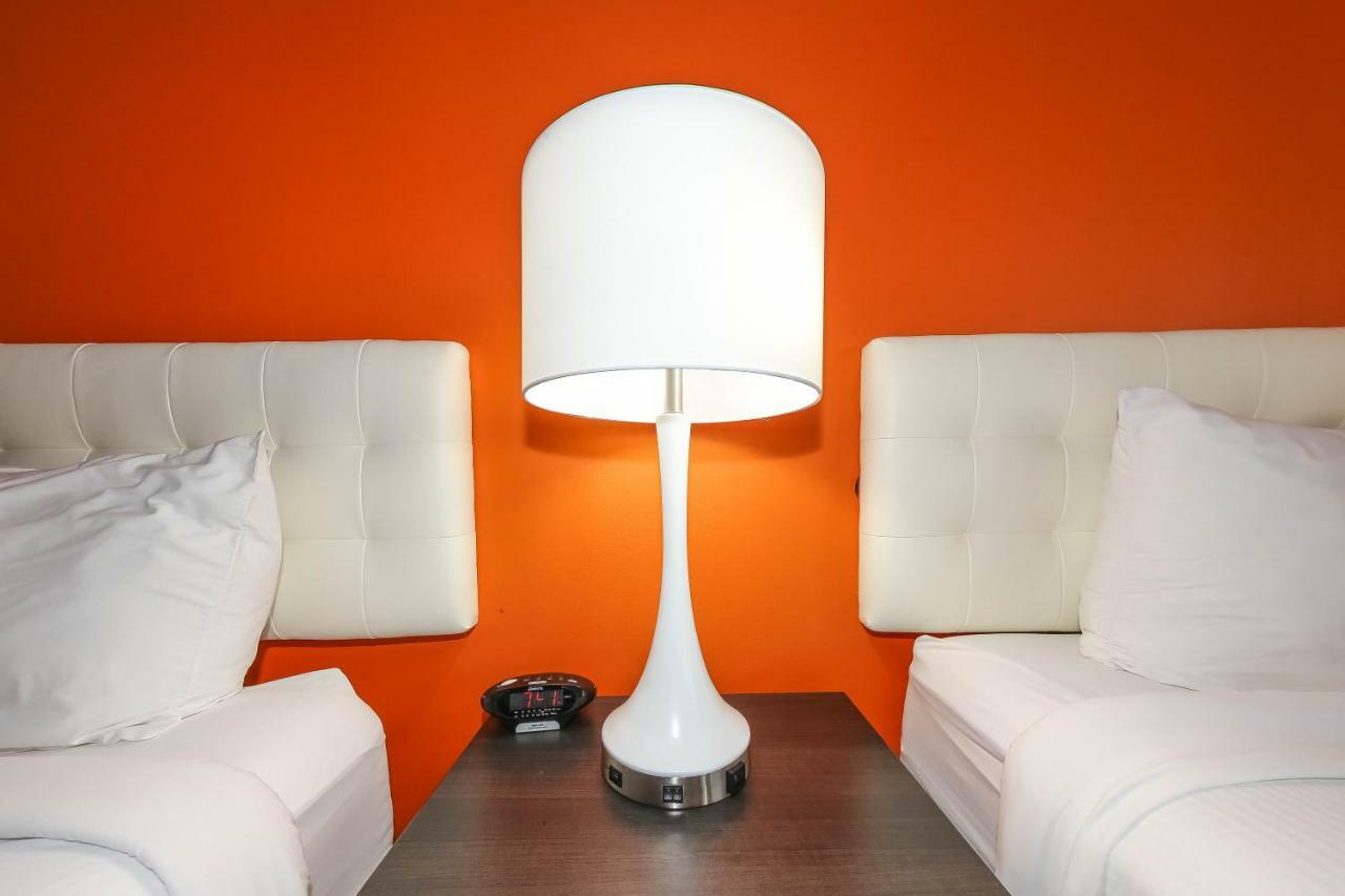 Howard Johnson By Wyndham Winnipeg West Ngoại thất bức ảnh